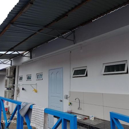A Pousada Ocean House Semporna Exterior foto